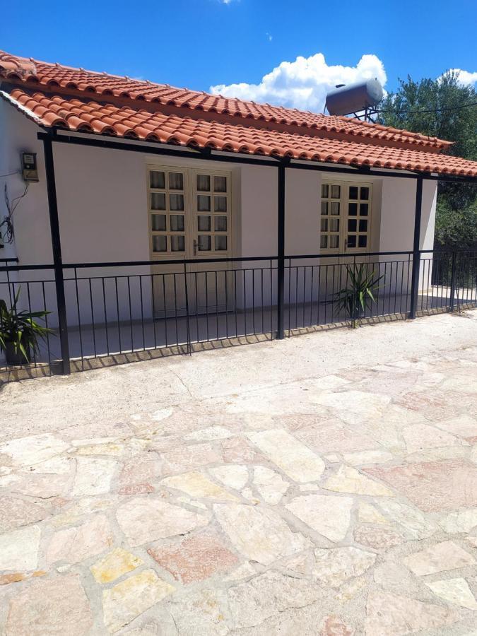 Retzos Rooms Химара Экстерьер фото