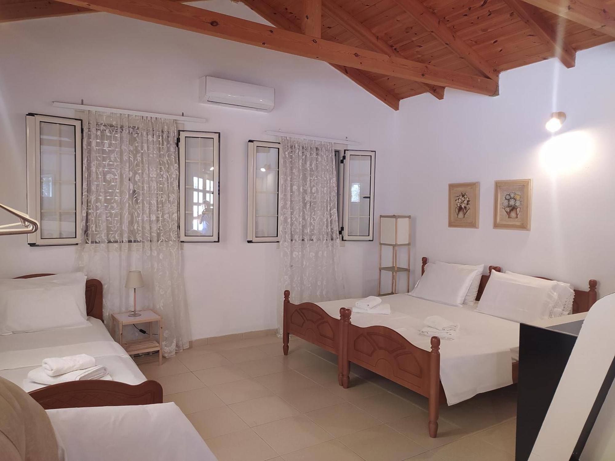 Retzos Rooms Химара Экстерьер фото